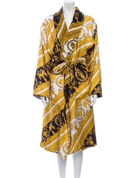 robe longue arabe versace|fake Versace robe.